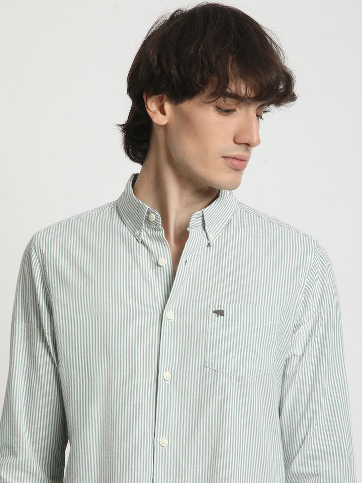 THE BEAR HOUSE Men Slim Fit Opaque Striped Casual Shirt