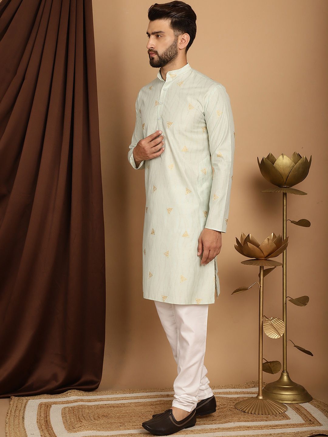 SOJANYA Geometric Printed Straight Kurta With Churidar