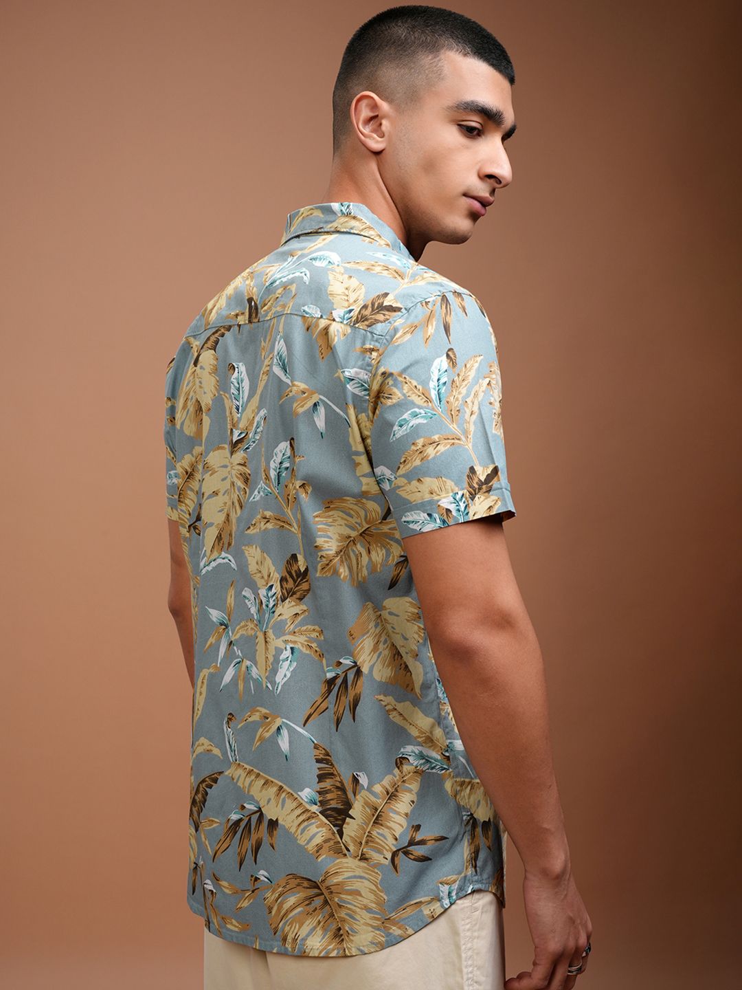 HIGHLANDER Men Blue Slim Fit Tropical Cotton Printed Casual Shirt