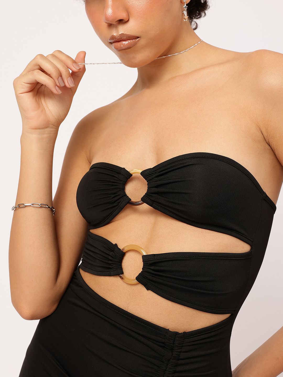 Off-Shoulder Sculpted Rebel Cut-out Oomph Ruched Sensation Midi Dress