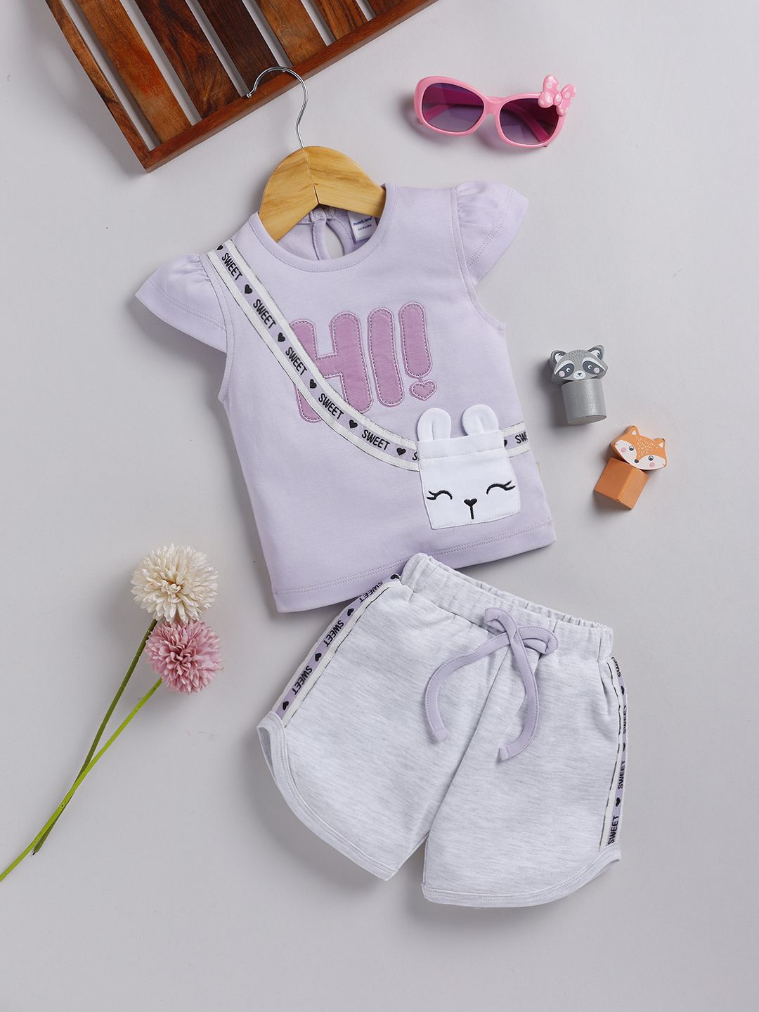 Moms Love Infant Girls Pure Cotton Printed Top with Shorts