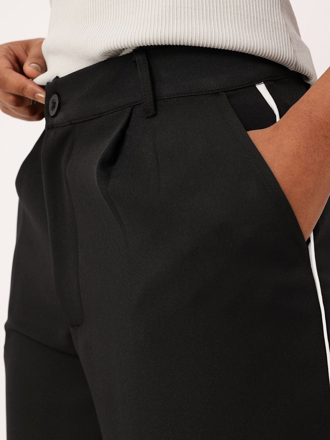 DressBerry Women Modern Vibe Side Piping Detail Pleated Trousers