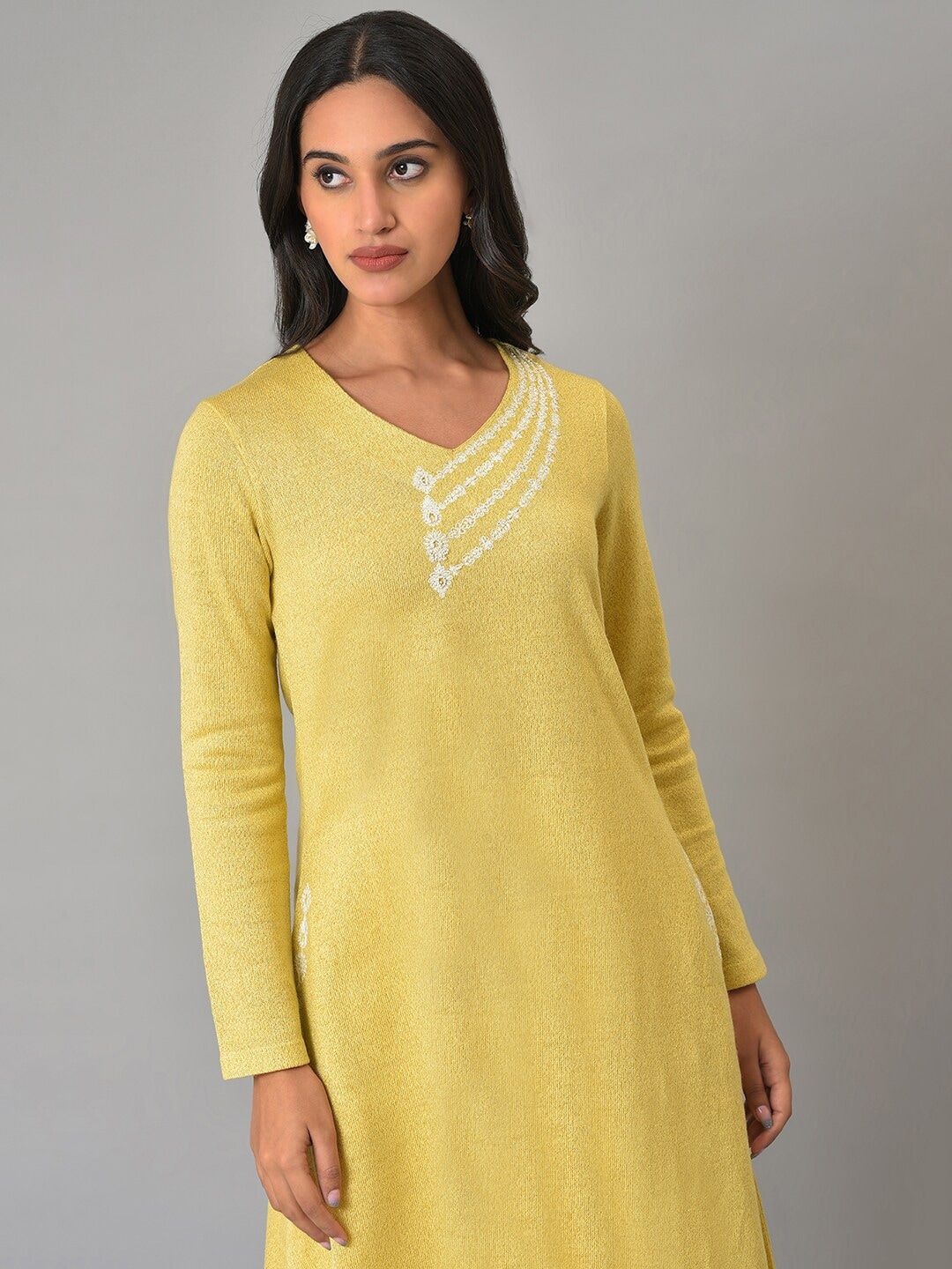 W V-Neck A-Line Regular Fit Straight Acrylic Kurta