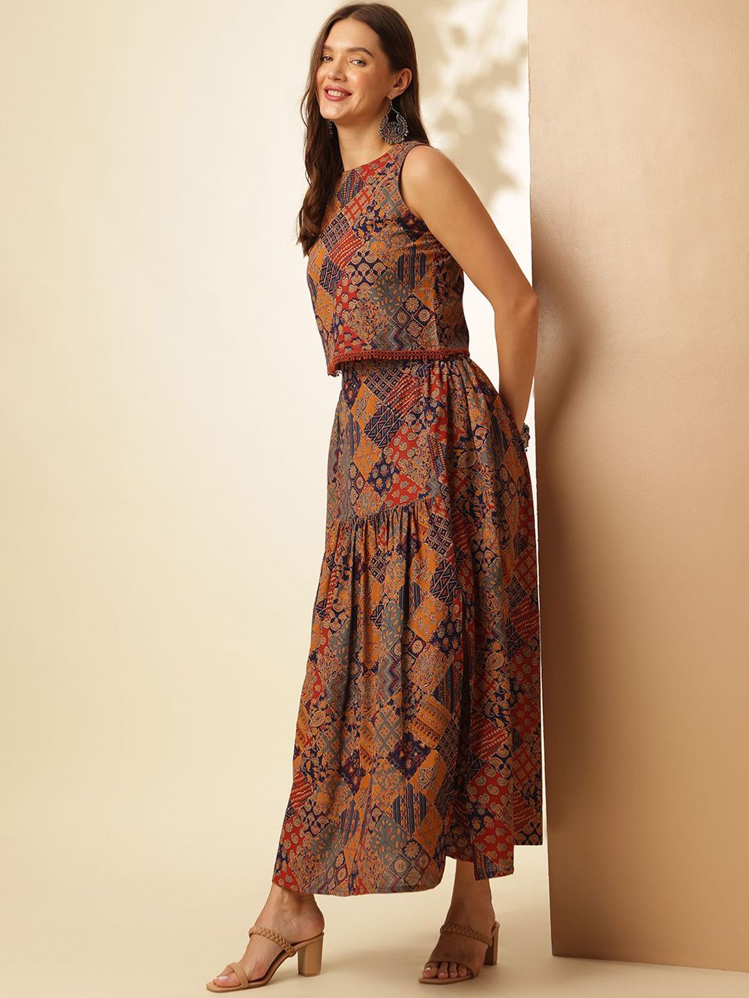 Anouk Maroon Geometric Printed Boat Neck Sleeveless  Pure Cotton Crop Top With Slit Skirt