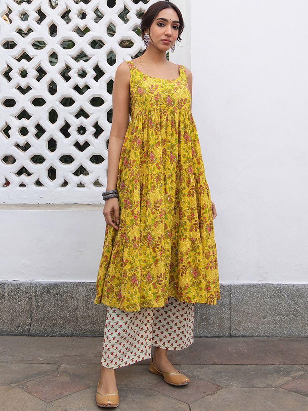 Janasya Floral Printed Empire Pure Cotton Anarkali Kurta with Trousers