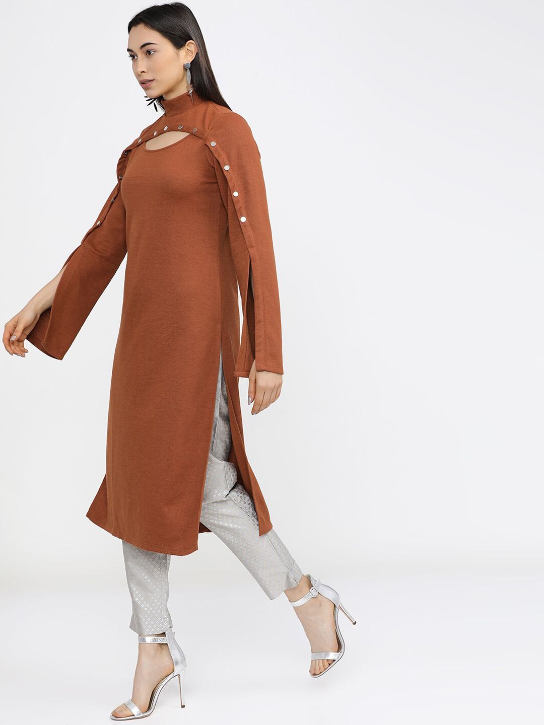 Vishudh Women Brown Flared Sleeves Thread Work Kurta