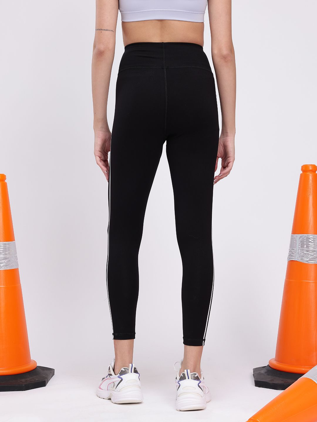HRX by Hrithik Roshan Women Lifestyle Cropped Tights