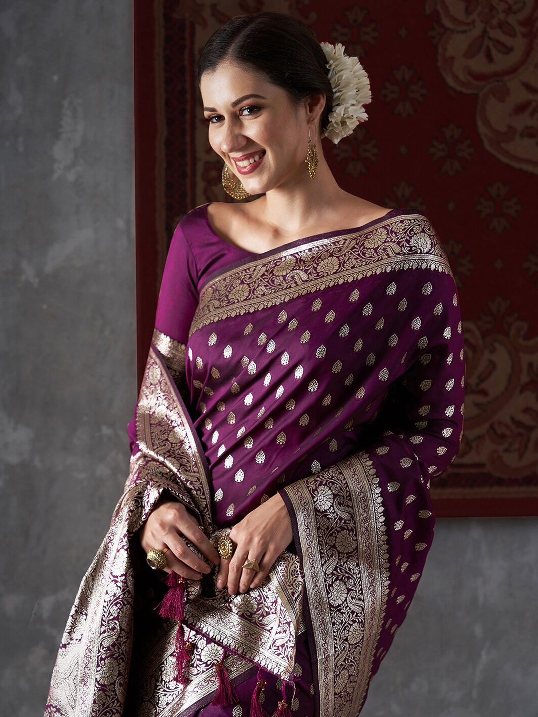 Mitera Ethnic Motifs Woven Design Zari Kanjeevaram Saree
