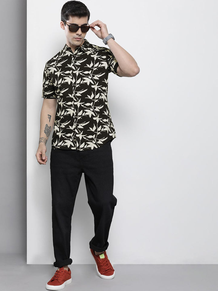 The Indian Garage Co Men Regular Fit Floral Printed Resortwear Shirt