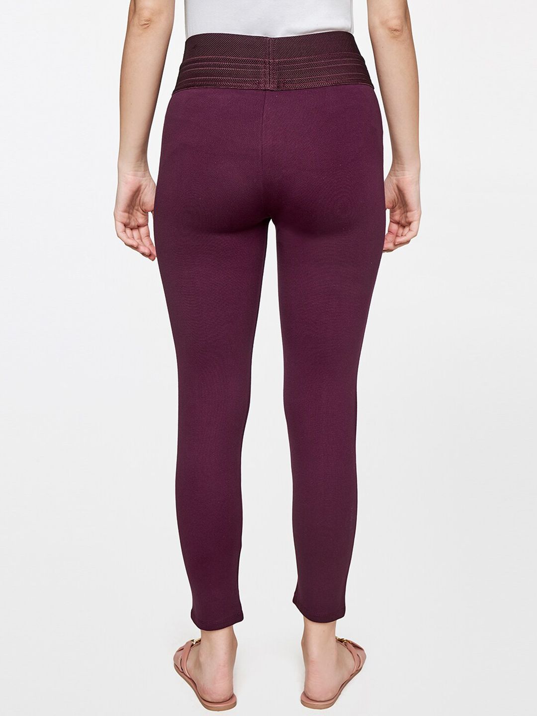 AND Women Red Solid Tapered Fit Chinos Cropped Trousers