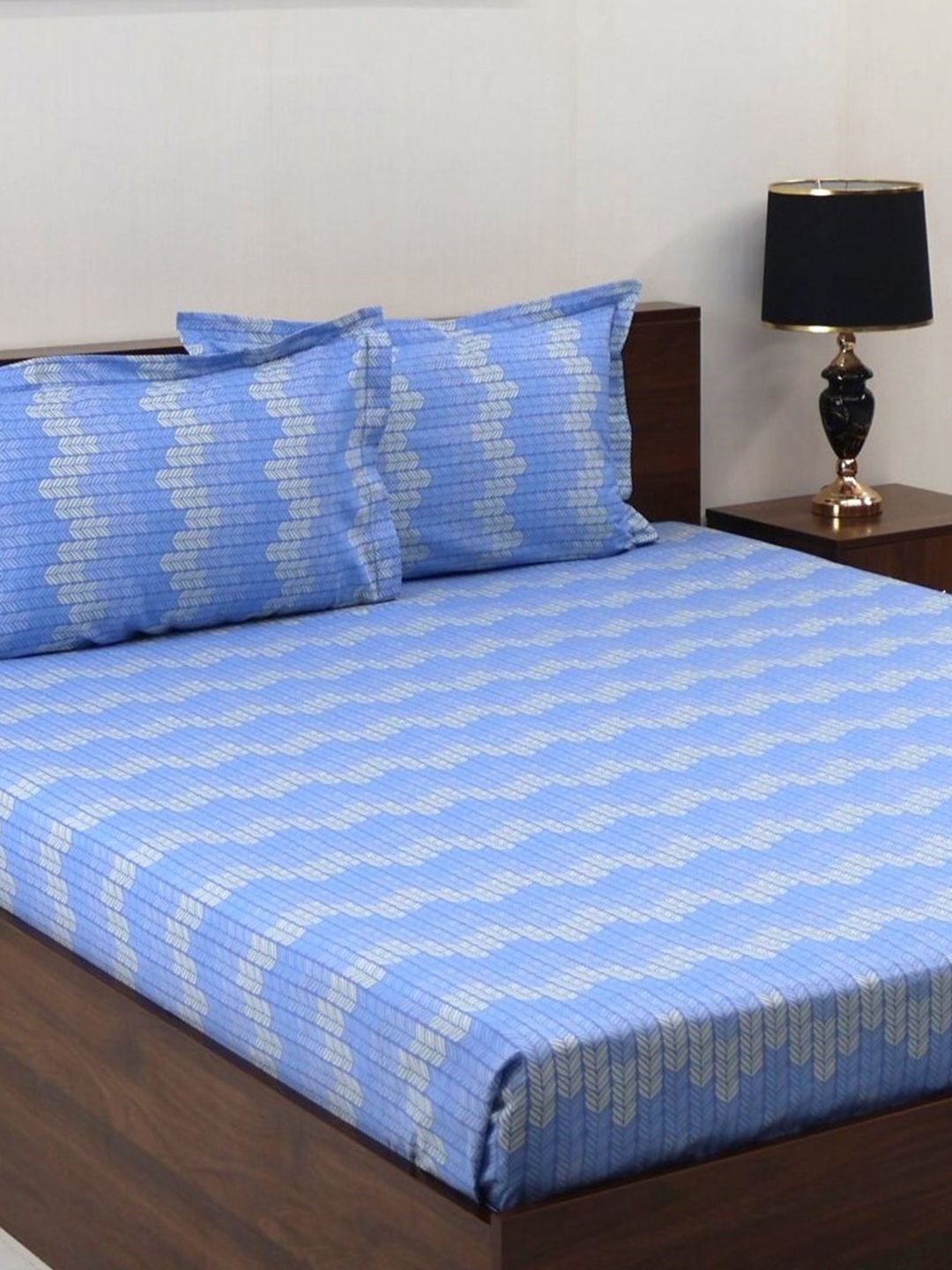 BOMBAY DYEING Blue & White Floral Cotton 144 TC Queen Bedsheet Set-1.52 m X 1.98 m X 30 cm