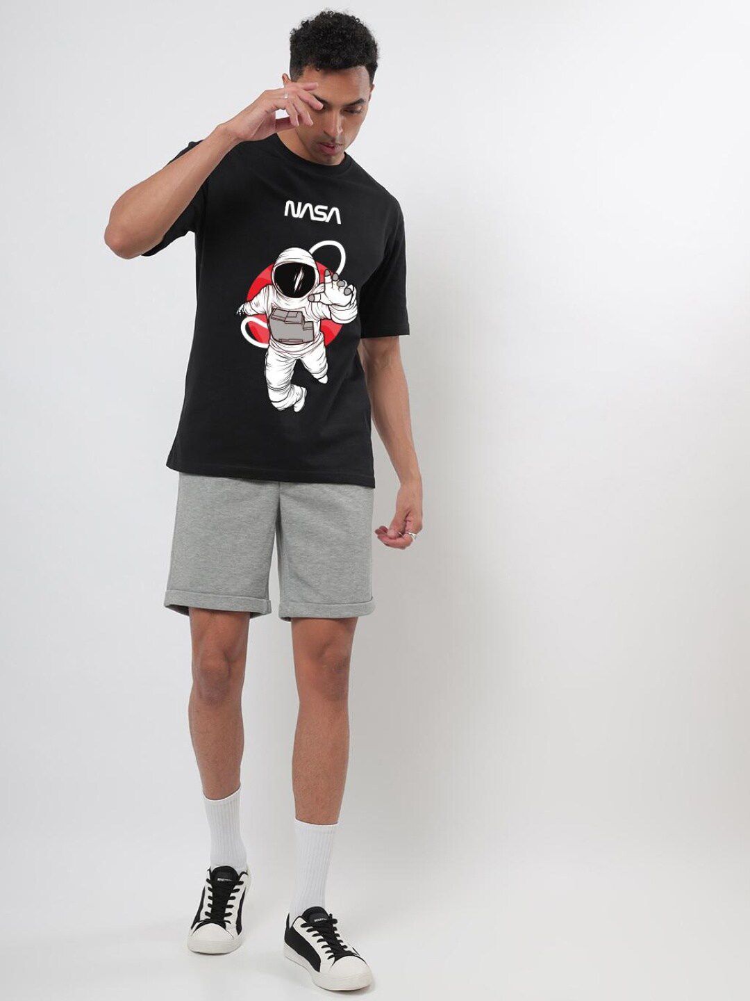 Bewakoof Men Black & White Printed Oversized T-shirt