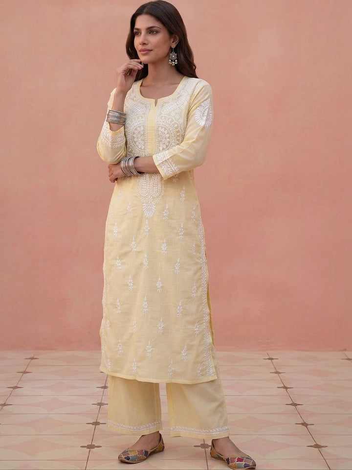 House of Chikankari Women Regular Chikankari Kurta with Trousers