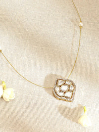 Rubans 22k Kundan Kundan & Kalung Loket Kundan & Kubik dengan Perincian Pearl