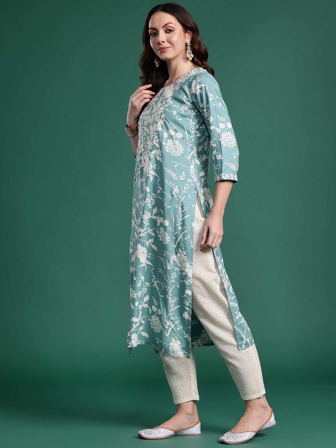 Indo Era Women Floral Embroidered Thread Work Kurta