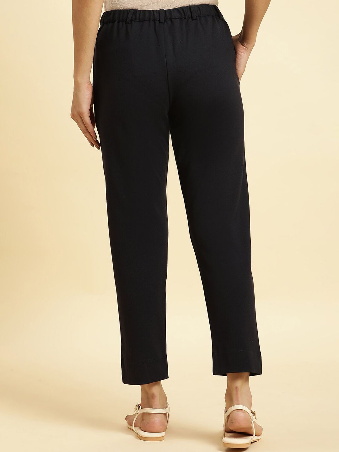 W Women Mid-Rise Slim Fit Knitted Pleated Trousers