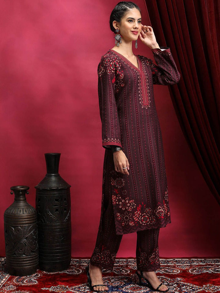 Vishudh Floral Printed Regular V-Neck Straight Kurta With Elasticated Trouser