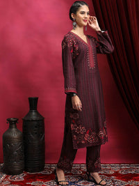 Vishudh Floral Printed Regular V-Neck Straight Kurta With Elasticated Trouser