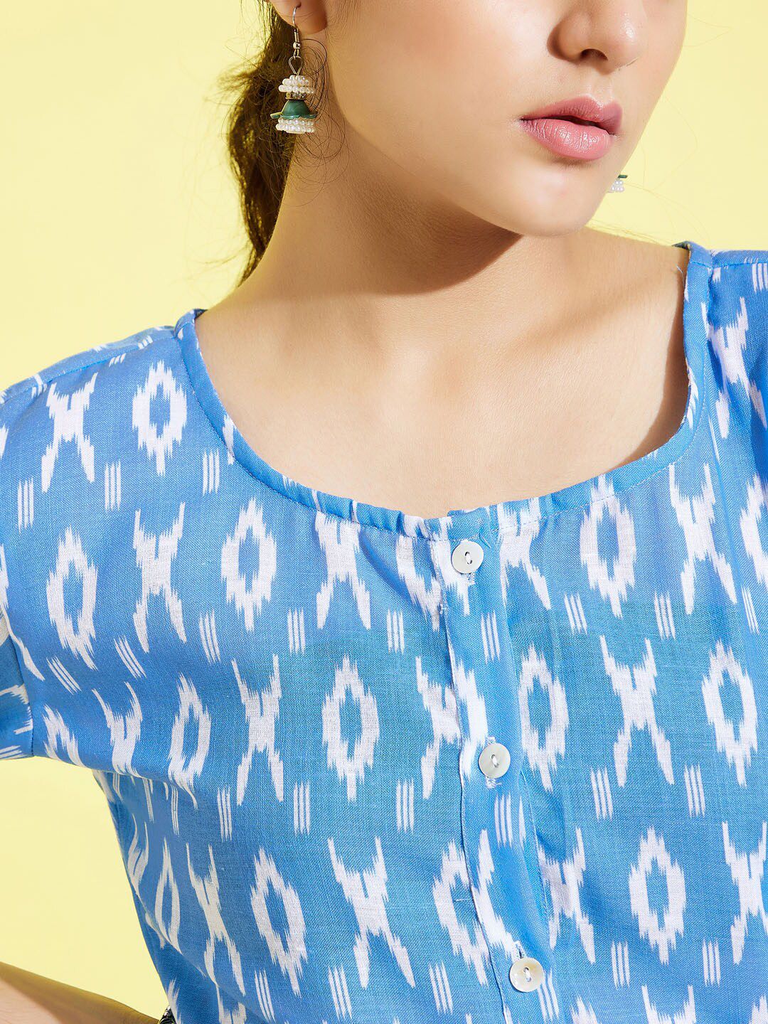 VASTRAMAY Girls Blue Ethnic Motifs Printed Kurta with Trousers