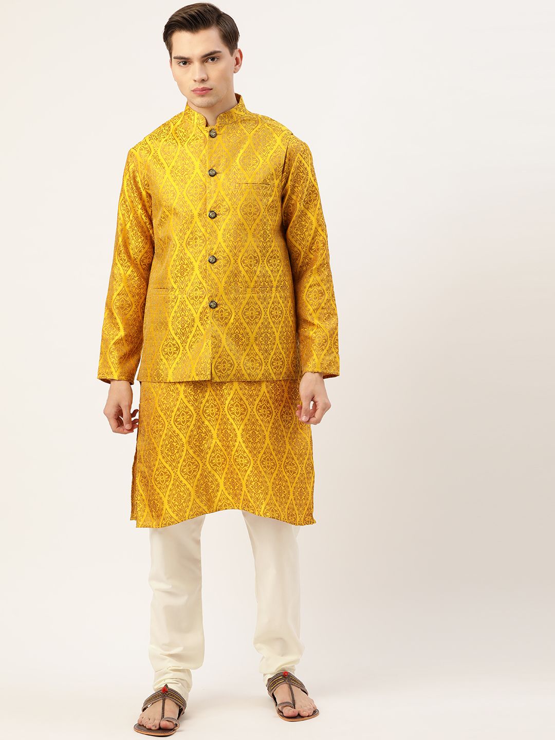 SOJANYA Kurta Motif Etnik Mustard Kuning & Putih Putih dengan Churidar