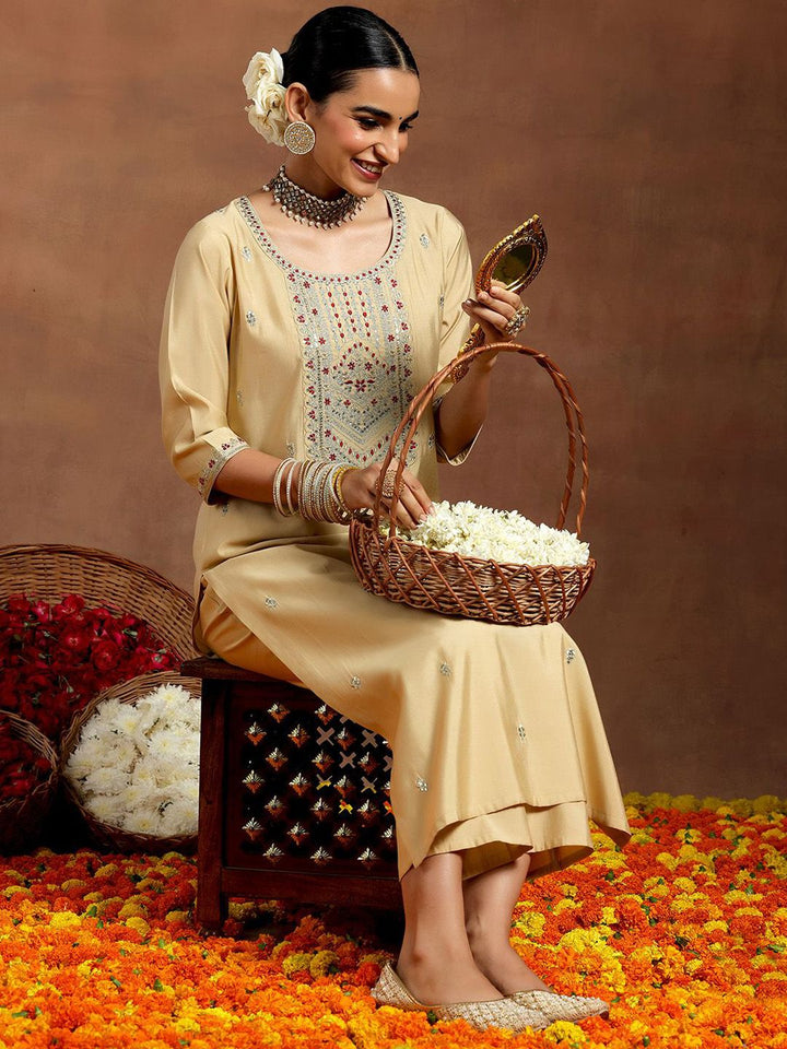 Gerua By Libas Floral Embroidered Regular Thread Work Straight Kurta with Trousers