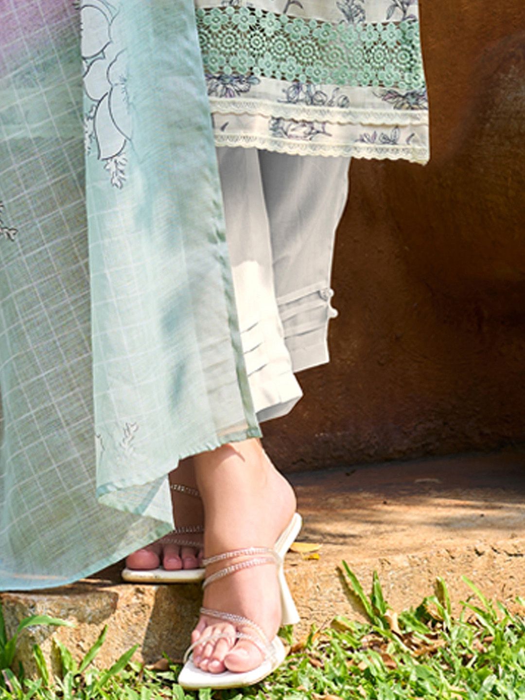Indo Era Floral Printed Regular Thread Work Pure Cotton Kurta with Trousers & With Dupatta