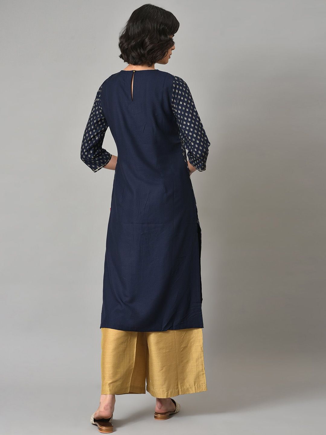 W Ethnic Motifs Printed Round Neck Kurta with Palazzos