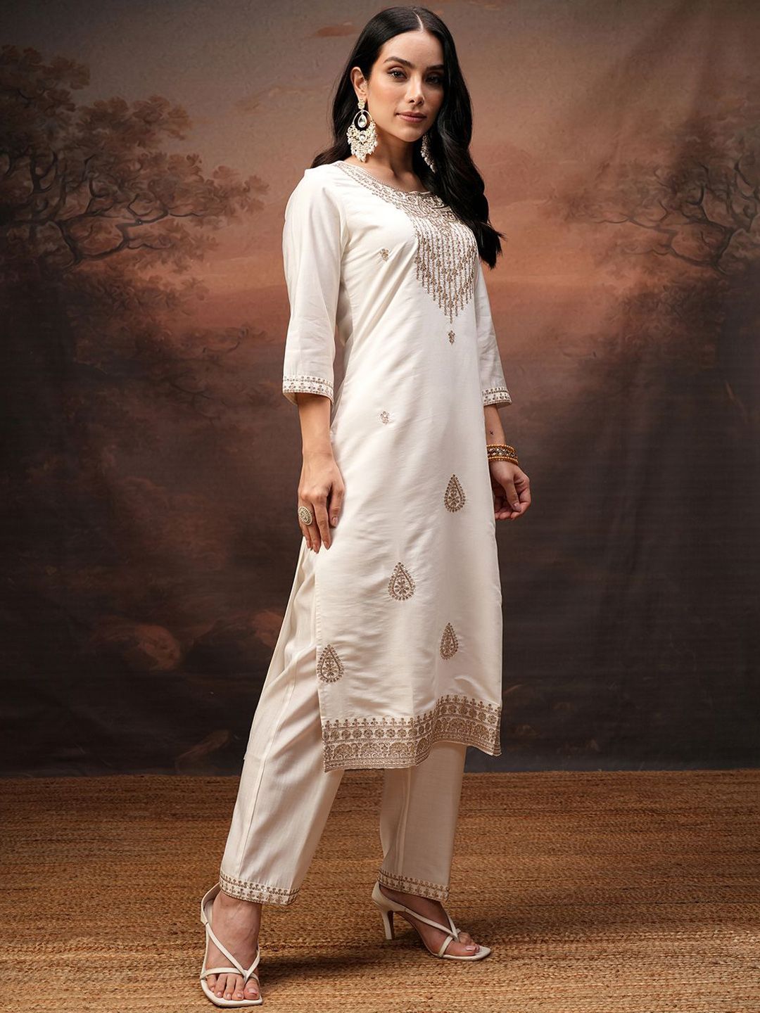 Vishudh Women Embroidered Kurta With Pant And Chinon Chiffon Dupatta