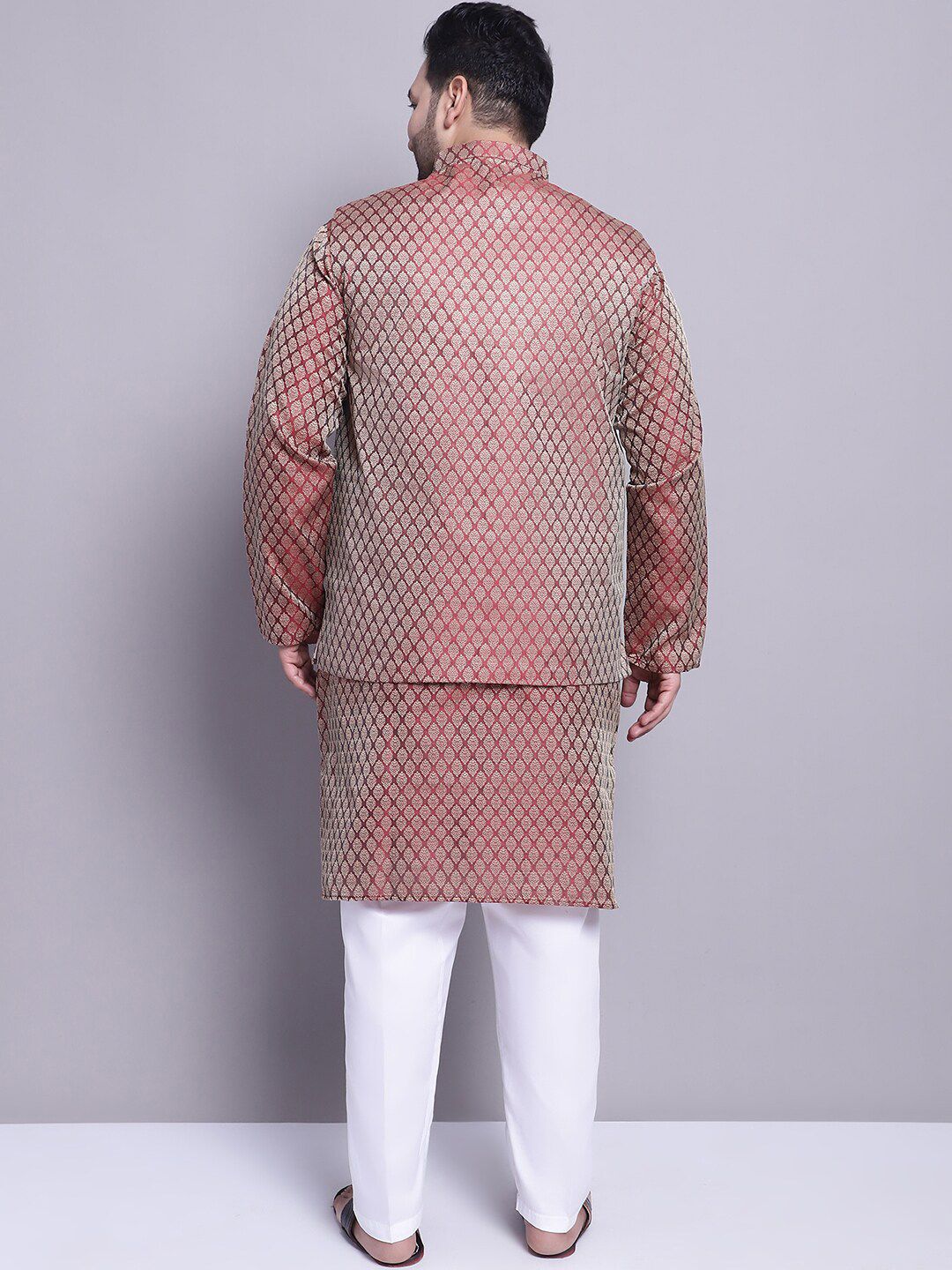 SOJANYA PLUS Ethnic Motifs Woven Design Regular Kurta With Pyjamas & Nehru Jacket