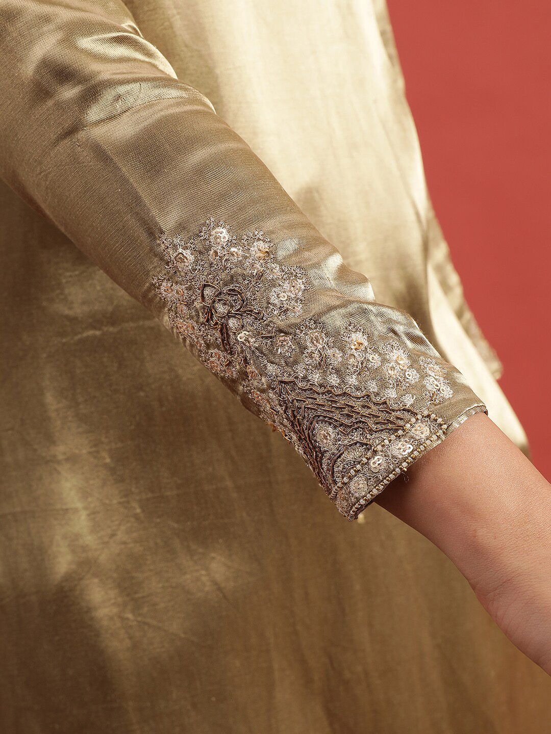 W Gold-Toned Floral Embroidered Round Neck Sequinned Straight Kurta