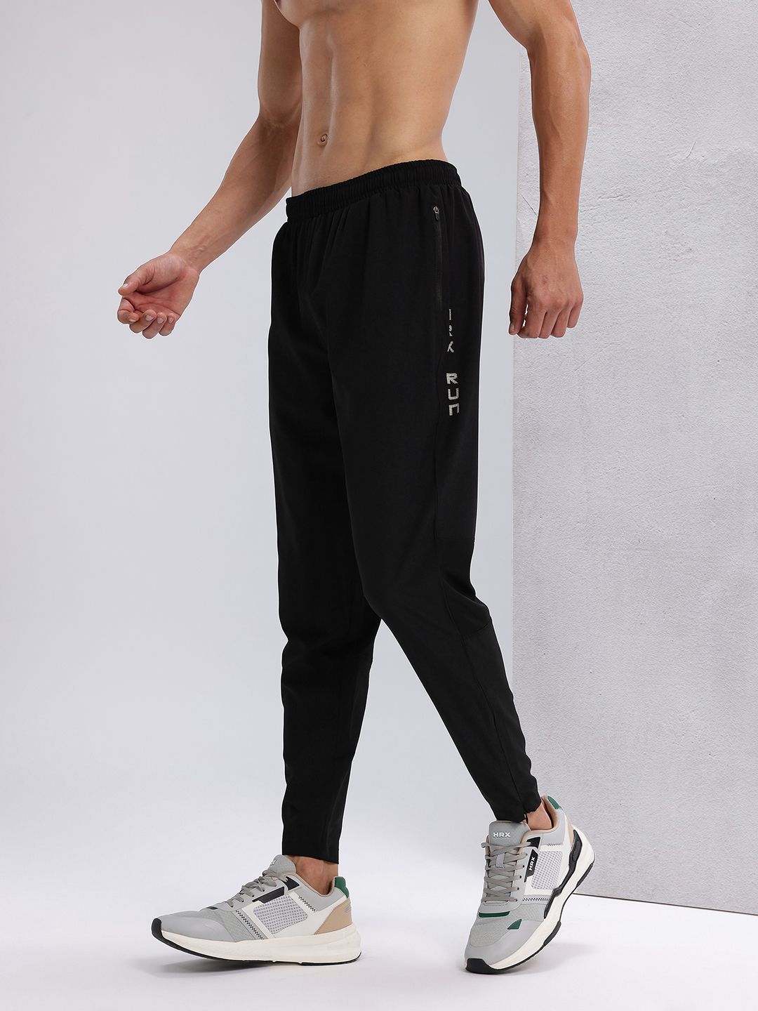 HRX oleh Hrithik Roshan Men Typography Print Paneled Mid Rise Rapid Running Track Seluar
