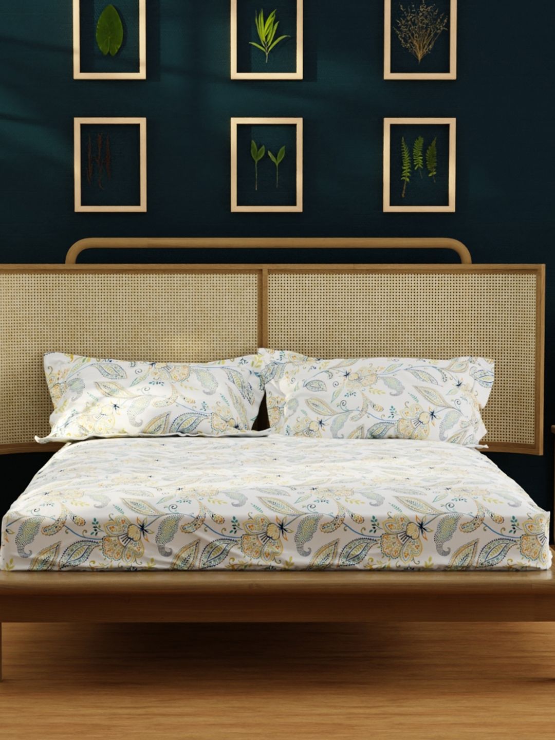 URBAN SPACE White Printed 200 TC Cotton Fitted Double King Bedsheet With 2 Pillow Covers