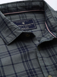 The Indian Garage Co Men Grey & Navy Blue Slim Fit Checked Casual Shirt