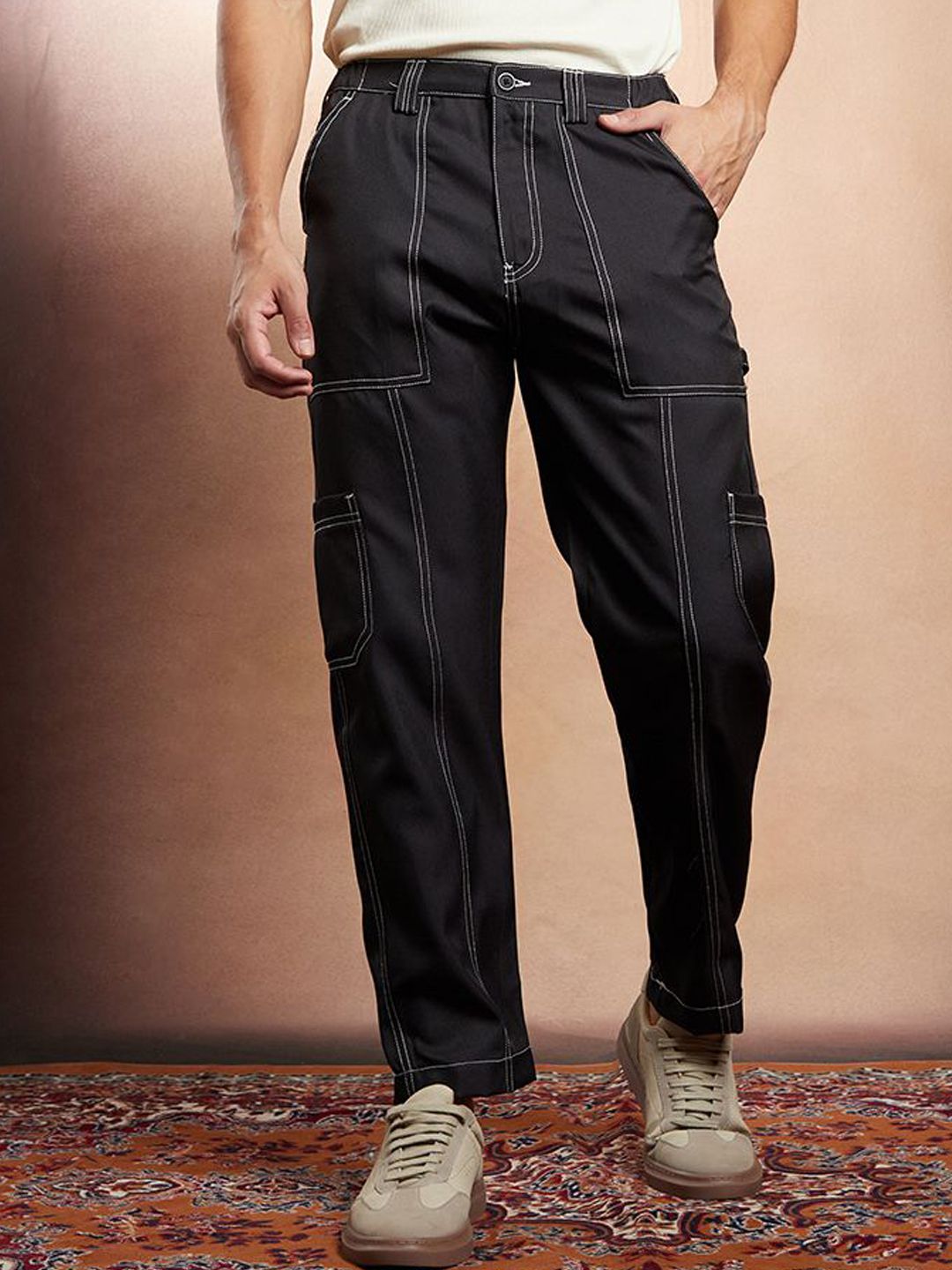 Campus Sutra Men Solid Comfort Cargos Trousers