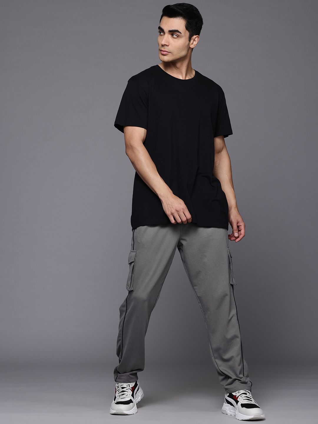 HRX oleh Hrithik Roshan Men Mid-Rise Cargo Style Lifestyle Pants