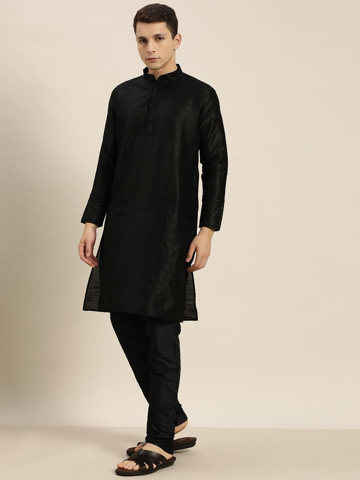 SOJANYA Men Black Kurta with Churidar