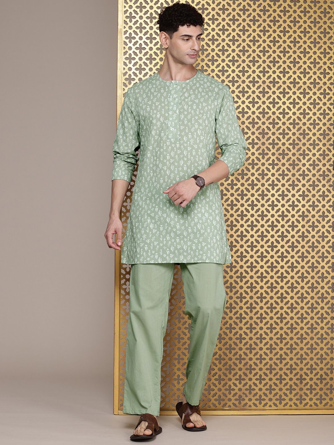 House of Pataudi Floral Printed Regular Jashn Kurta With Trousers