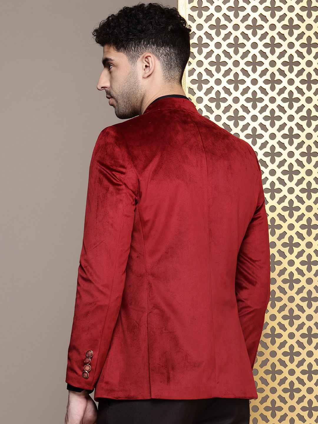 House of Pataudi Mandarin Collar Embroidered Detail Velvet Party Jashn Bandhgala Blazers