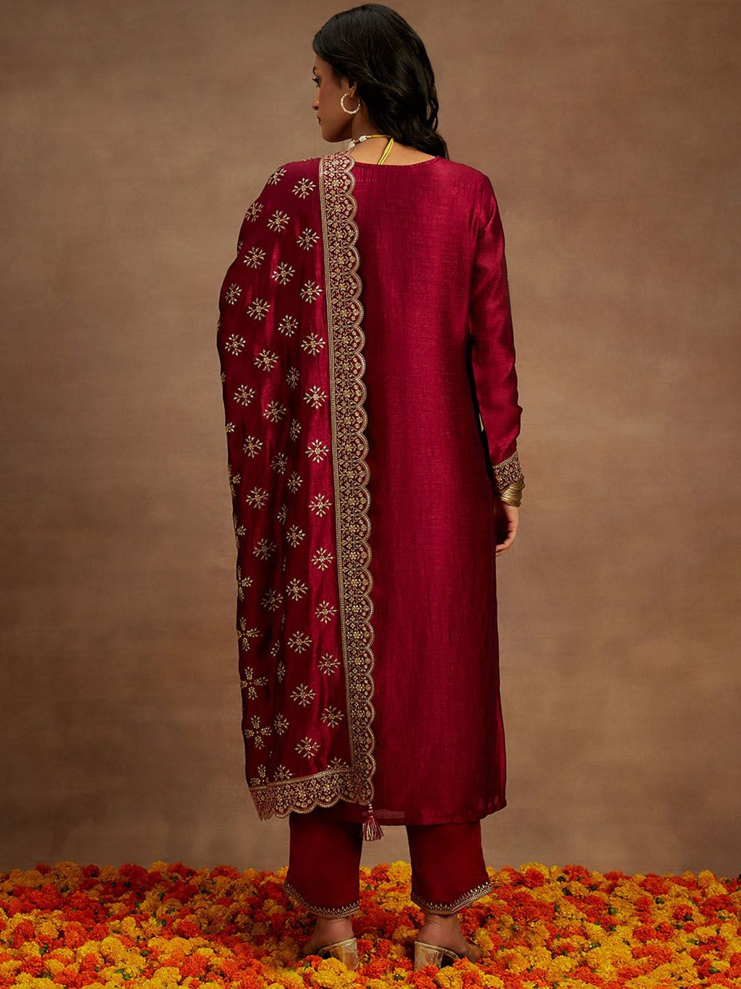 Libas Fuchsia Ethnic Motifs Embroidered Thread Work Kurta with Trousers & With Dupatta