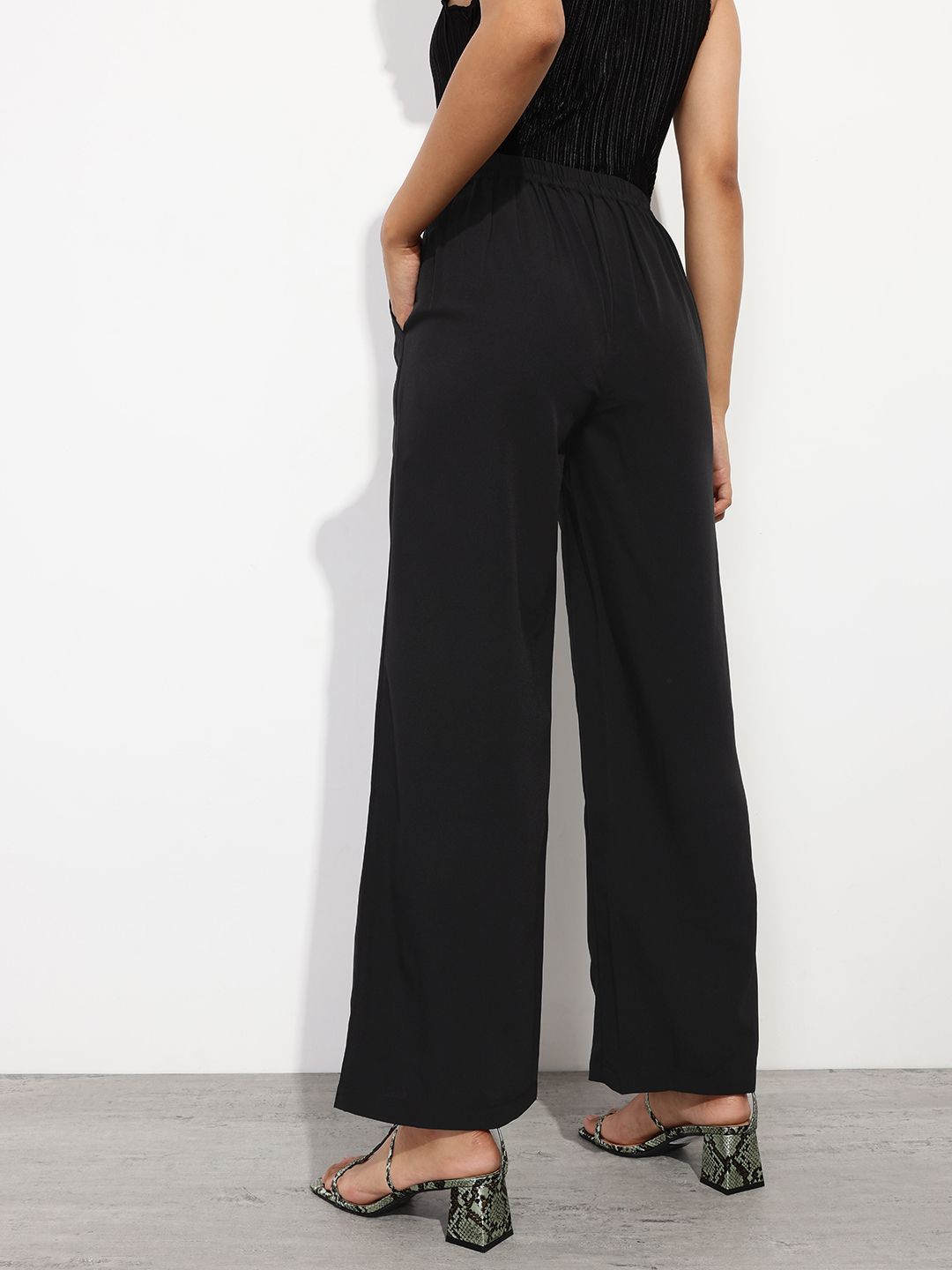 DressBerry Women Elevated Basics Parallel Trousers