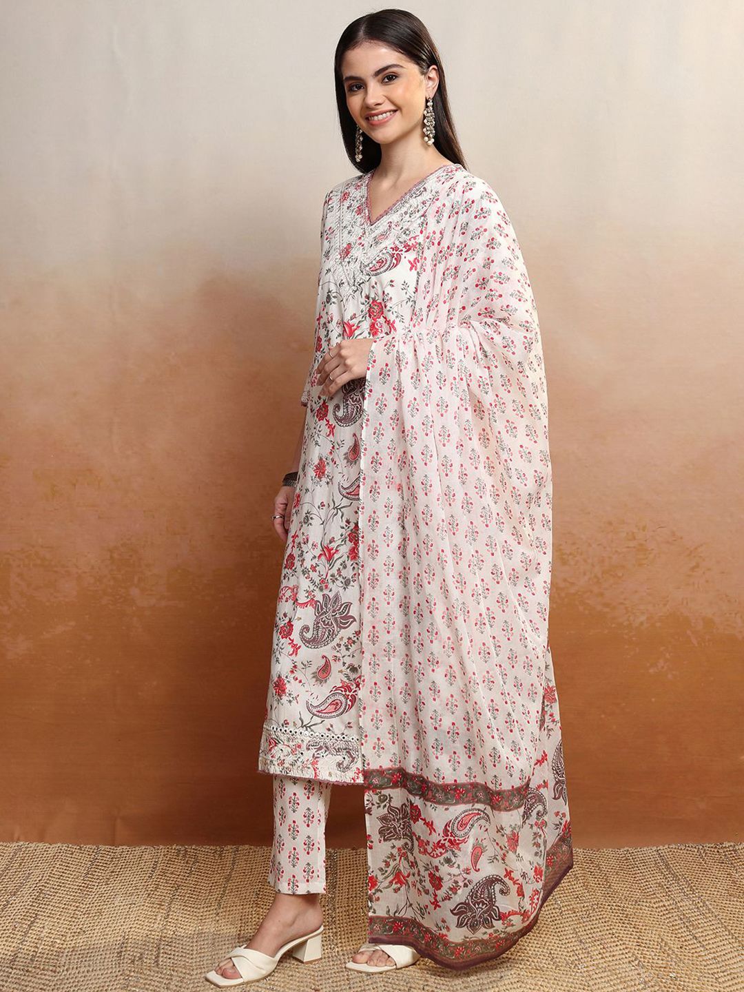Vishudh Women Floral Printed Regular Pure Cotton Kurta with Trousers & With Dupatta
