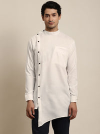 Anug oleh SOJANYA Men Off White Asymmetric Hemline Kurta