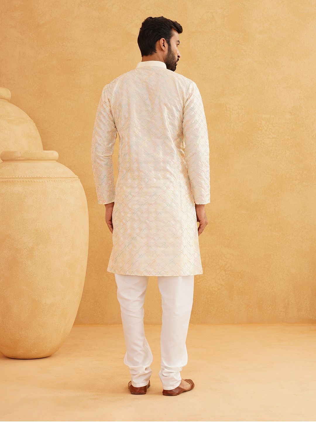SOJANYA Motif Etnik Sulam Benang Kerja Kolar Kurta Lurus Dengan Churidar