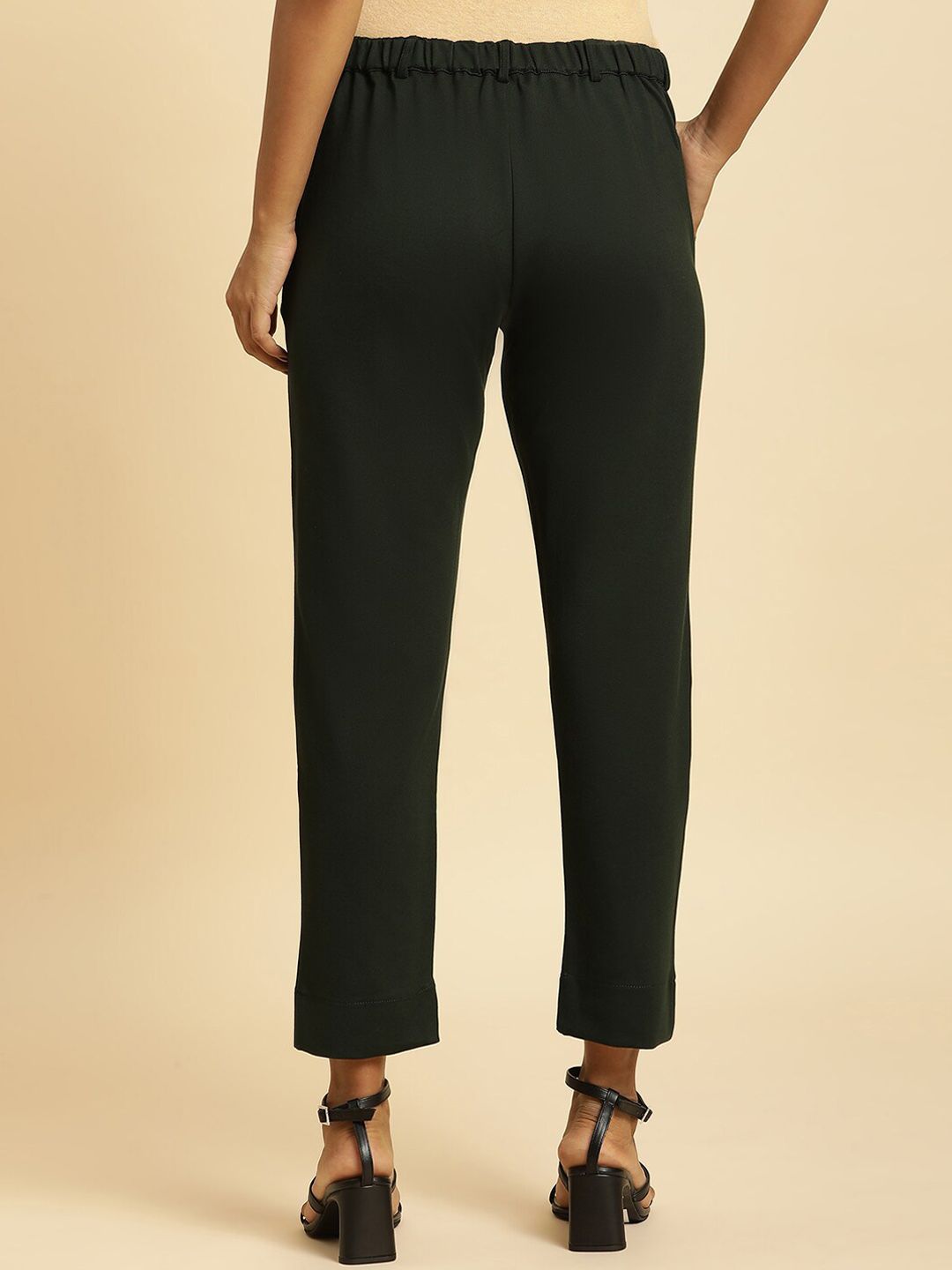 W Women Plain Slim Fit Cropped Regular Trousers