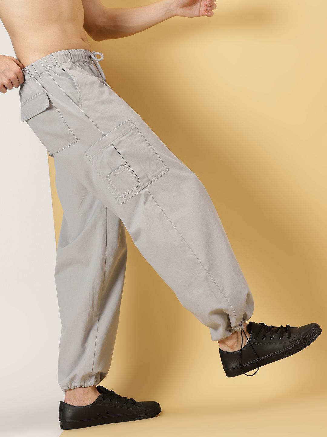 Thomas Scott Men Mid Rise Parachute Fit Pure Cotton Cargo Trousers