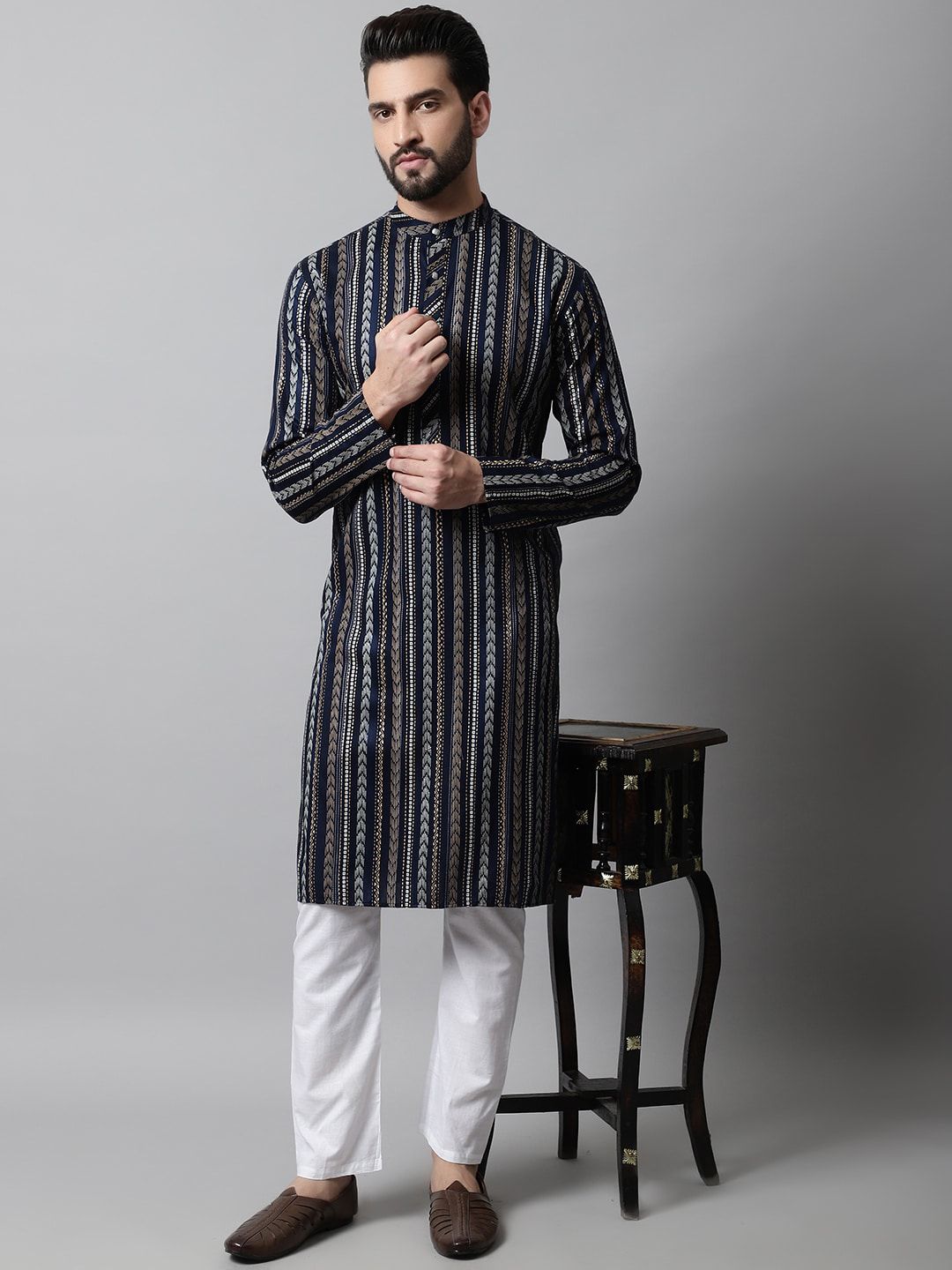 Jompers Men Printed Band Collar Pure Cotton Kurta with Pyjamas