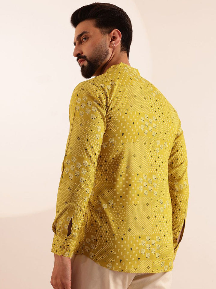 Kurta Pendek Kolar Mandarin Bercetak Motif Etnik Anouk