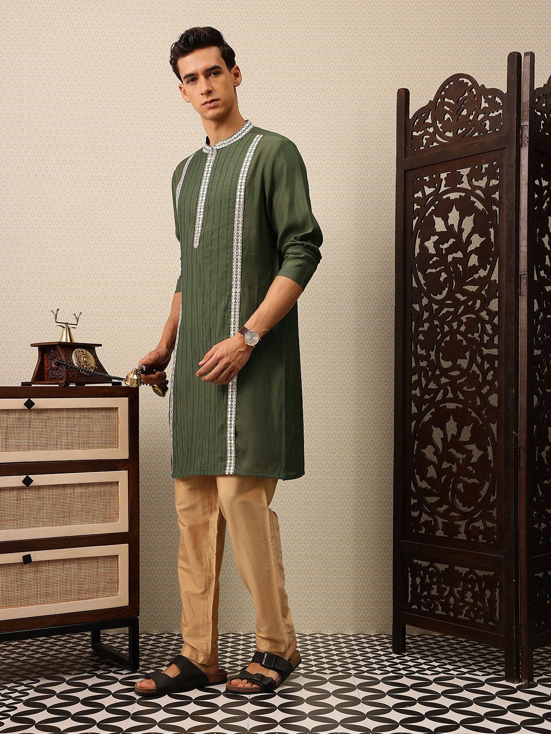 House of Pataudi Floral Zari Embroidered Jashn Kurta