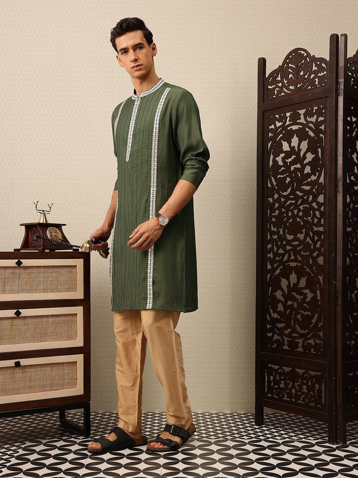 House of Pataudi Floral Zari Embroidered Jashn Kurta