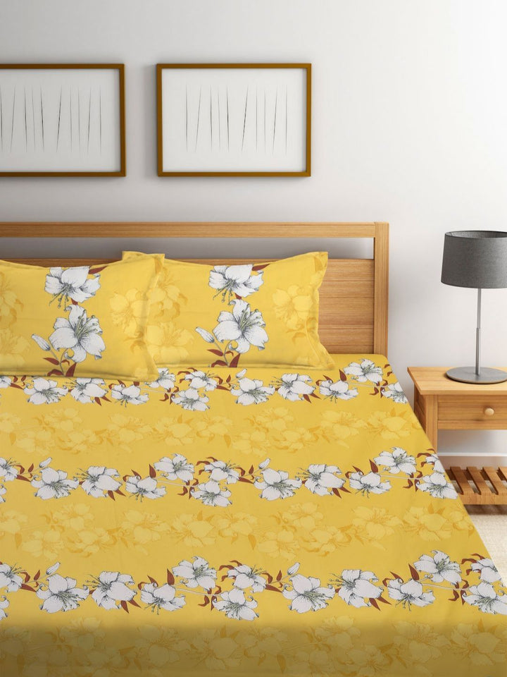 KLOTTHE Yellow & White Printed 300 TC Fitted Double King Bedsheet With 2 Pillow Covers